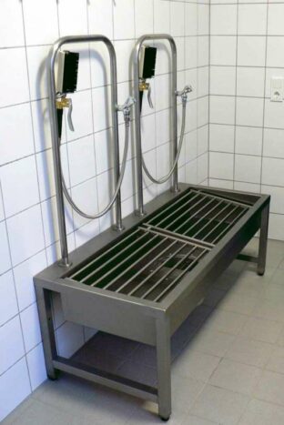 Stationäre Stiefelwaschanlage STW 336-4VA Stationäre Stiefelwaschanlage STW 336-4VA