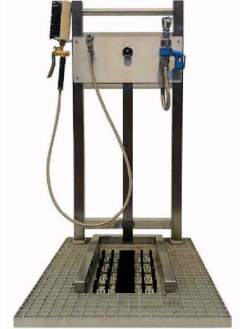 Stiefelwaschanlage STW-327 aus Edelstahl Stiefelwaschanlage STW-327 aus Edelstahl
